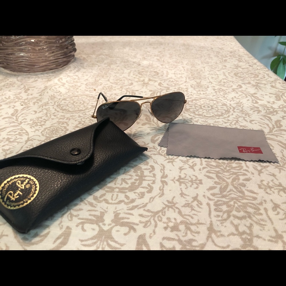 Ray Ban Aviators - Picture 3 of 5
